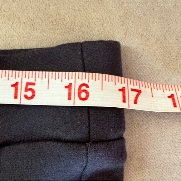 STYLE & CO. Skinny, Stretchy Pants. Comfortable. Size L. 2- Back pockets. - Picture 7 of 8